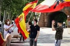 Foto 3 - En im&aacute;genes : Un centenar de veh&iacute;culos secunda en Soria la protesta de Vox contra S&aacute;nchez