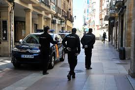 Denuncian a 10 personas en Almazán por celebrar una fiesta en un piso