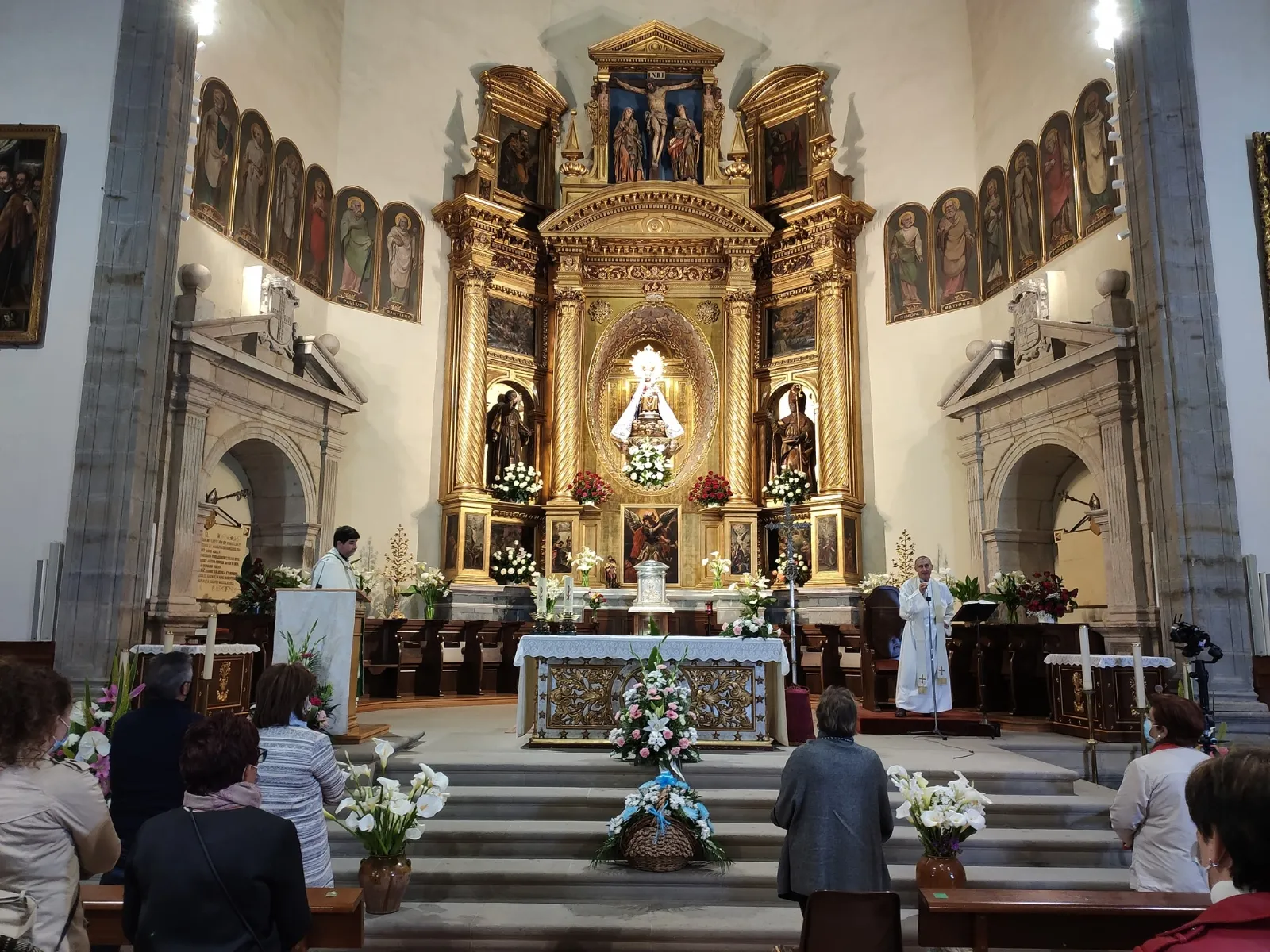 Foto 10 - El Rosario de Cristal inicia la novena a la Virgen de los Milagros