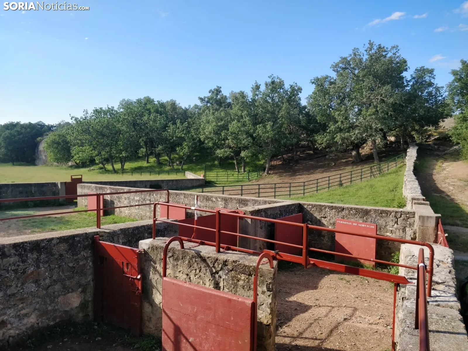 Foto 11 - Galer&iacute;a: este s&aacute;bado se repite la vigilancia para evitar el acceso de grupos a un Valonsadero vac&iacute;o y triste