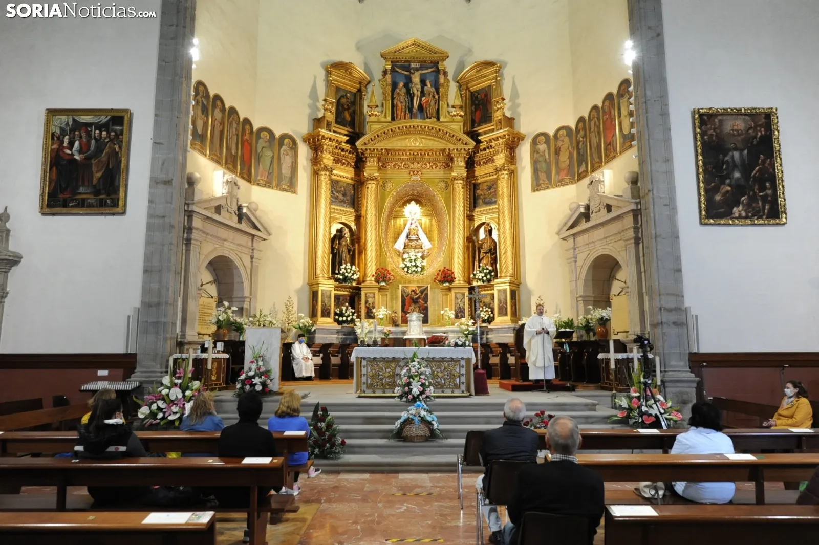 Una imagen del templo esta madrugada. /Nacho Grijalbo