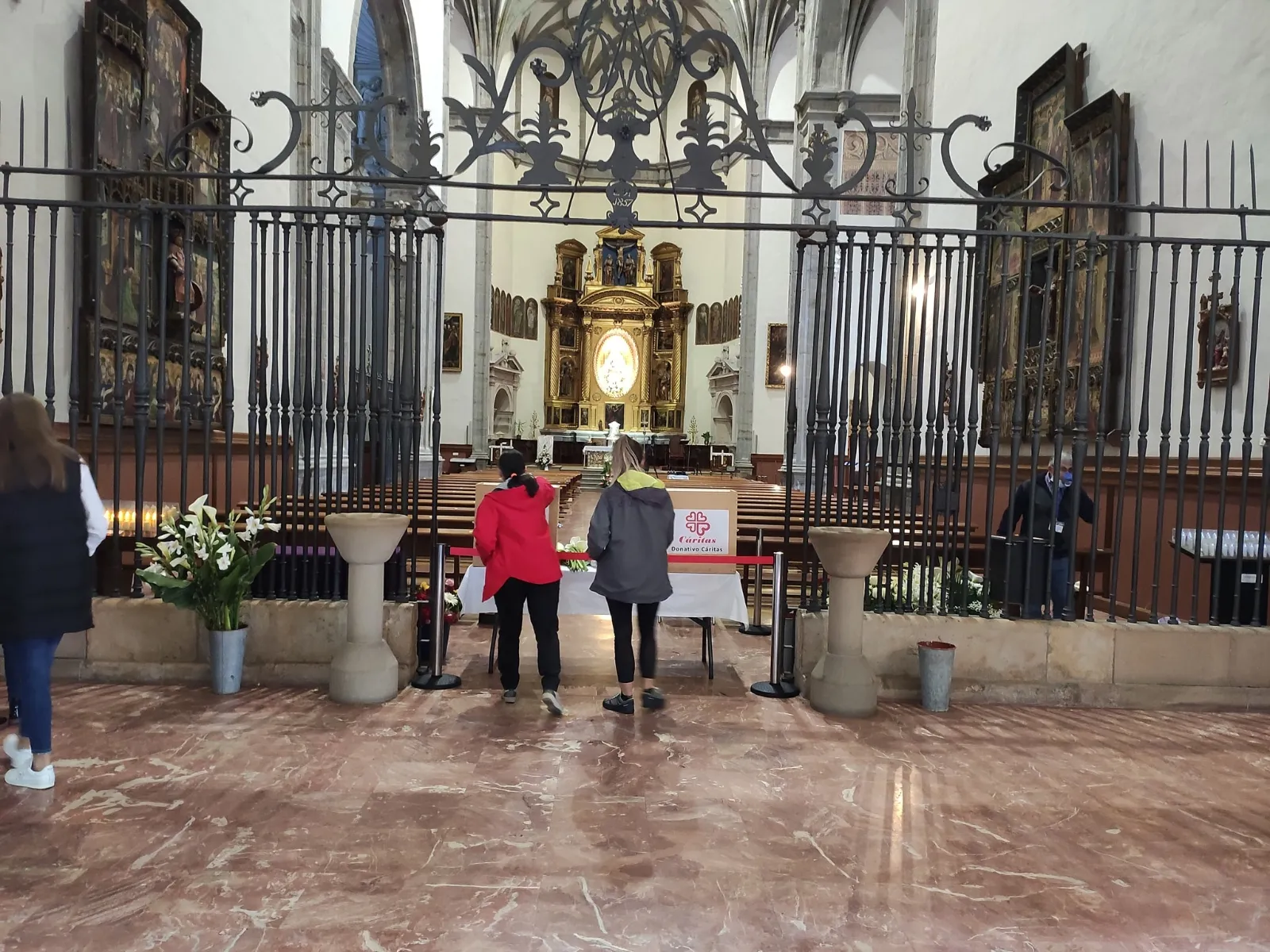 Foto 9 - El Rosario de Cristal inicia la novena a la Virgen de los Milagros