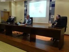 Firma del convenio entre la Diputación y el Obispado.