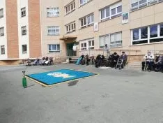 Una imagende la jornada en los exteriores de la residencia. /Dip.