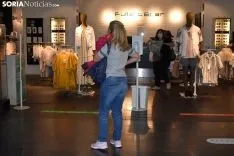 Los sorianos abarrotan el Centro Comercial en su apertura.