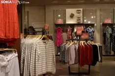Los sorianos abarrotan el Centro Comercial en su apertura.