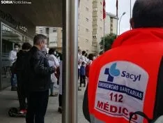 Una imagen de la concentración de este sábado en la sede de la Junta en Soria. /SN