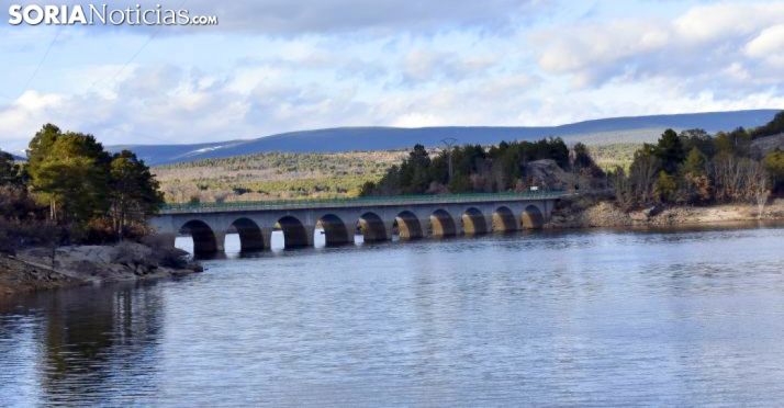 El embalse se mantiene con las últimas tormentas