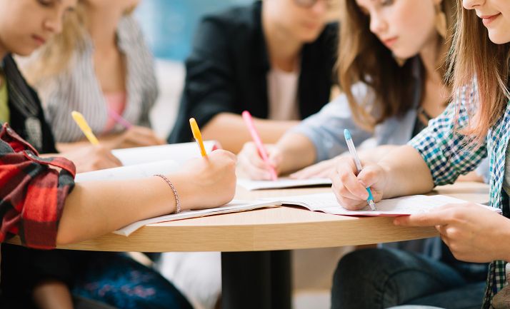 Covocados los premios BIE, para que los estudiantes galardonados puedan beneficiarse de la exención de tasas universitarias