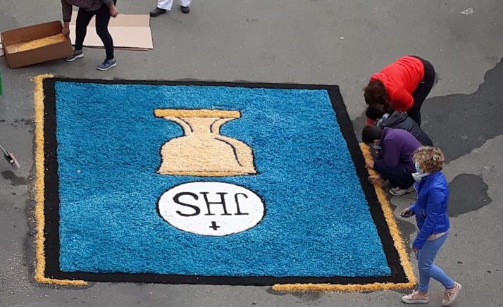 Los mayores de la residencia de Ágreda muestran su fe en la festividad del Corpus