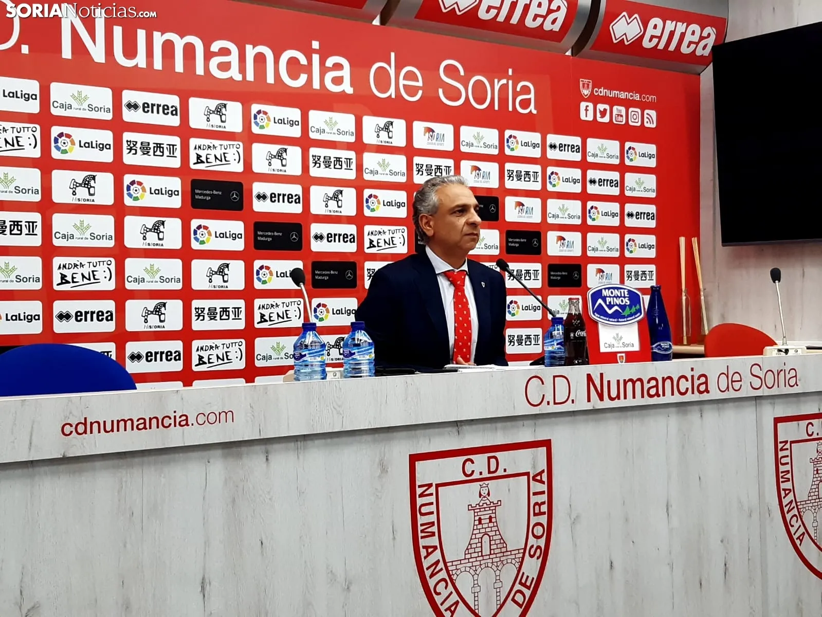 Moisés Israel durante la rueda de prensa.