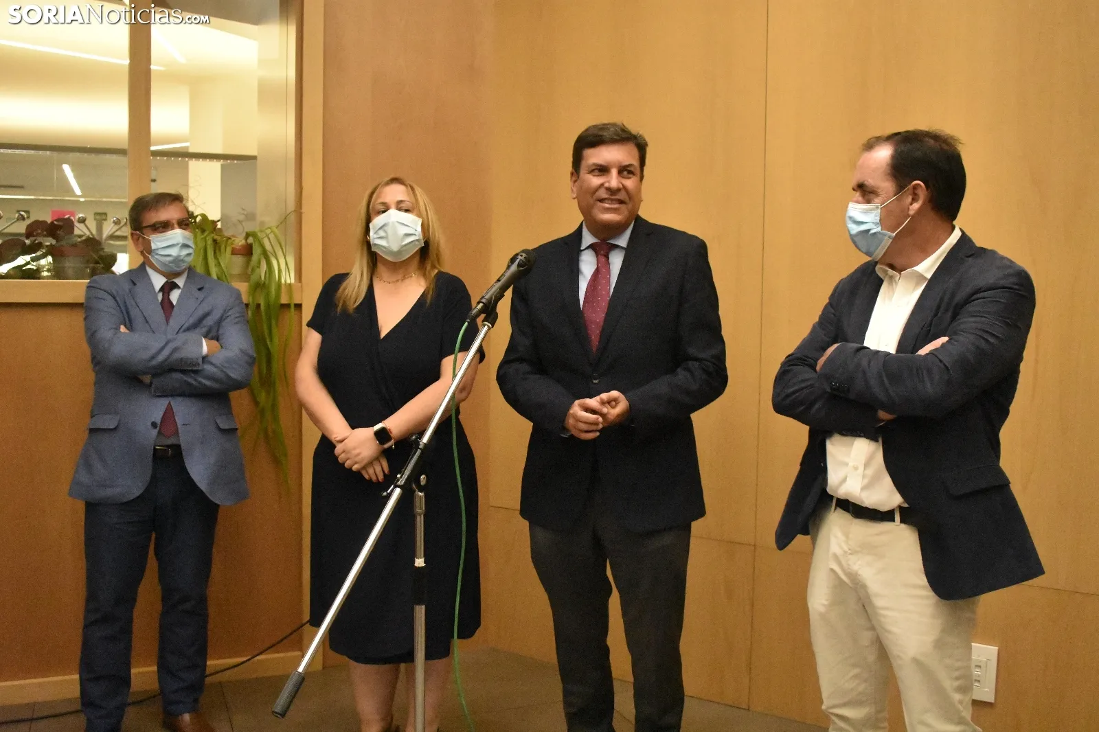 Carlos Fernández Carriedo durante su atención a los medios.