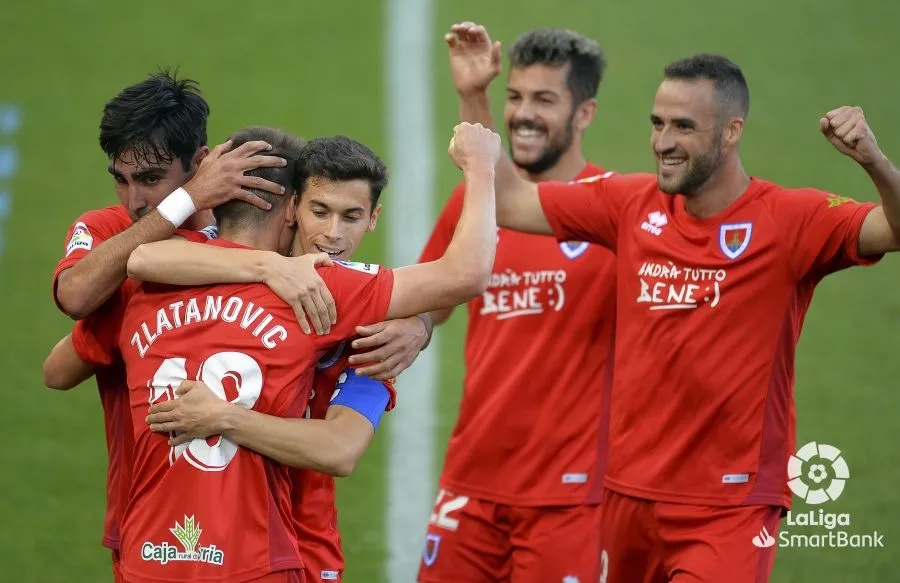 Foto 10 - El Numancia se quema y desciende a Segunda B
