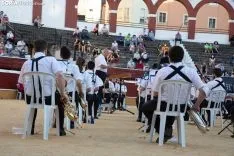 Vuelve la Banda / María Ferrer