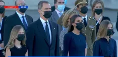 Los Reyes presiden el homenaje de Estado.