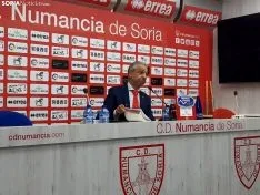 Moisés Israel durante la rueda de prensa.