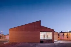 Foto 2 - El centro social de Noviercas, finalista de los Premios FAD Arquitectura 2020