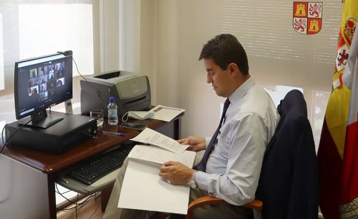 El consejero en la reunión mantenida este viernes./Jta.