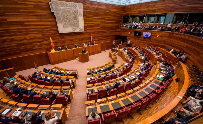 La Junta¡ anima a las formaciones parlmentarias a designar un interlocutor para pactar los presupuestos de 2021