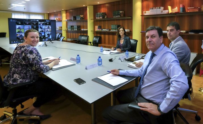 Representantes de la Junta en la reunión de esta mañana. /Jta.