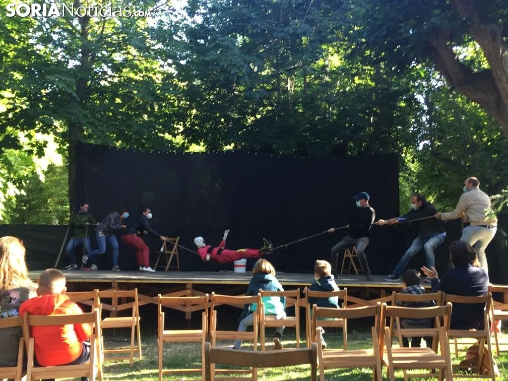 Foto 15 - GALER&Iacute;A: Teatro de calle en la Dehesa