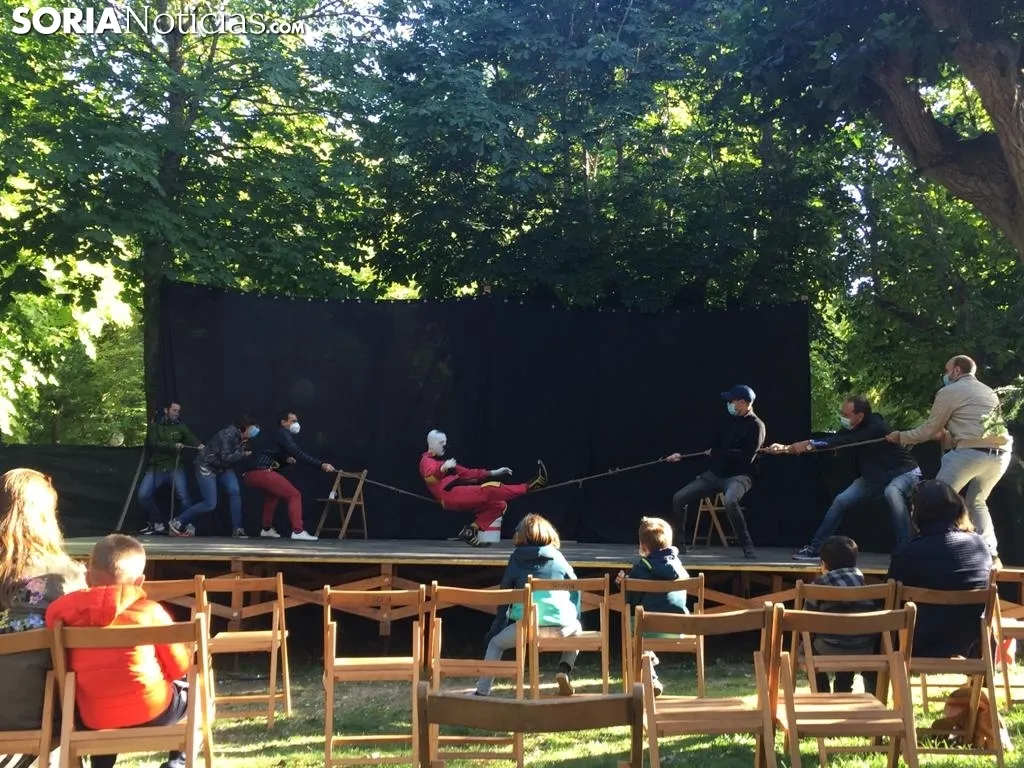 Foto 13 - GALER&Iacute;A: Teatro de calle en la Dehesa