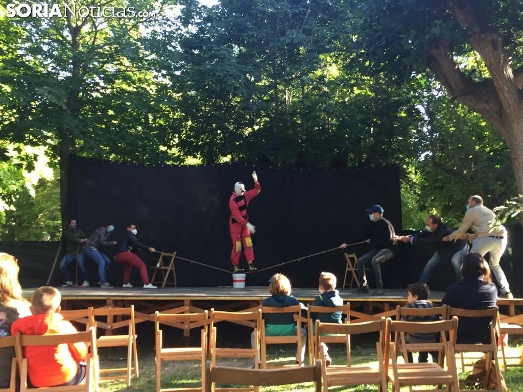 Foto 10 - GALER&Iacute;A: Teatro de calle en la Dehesa