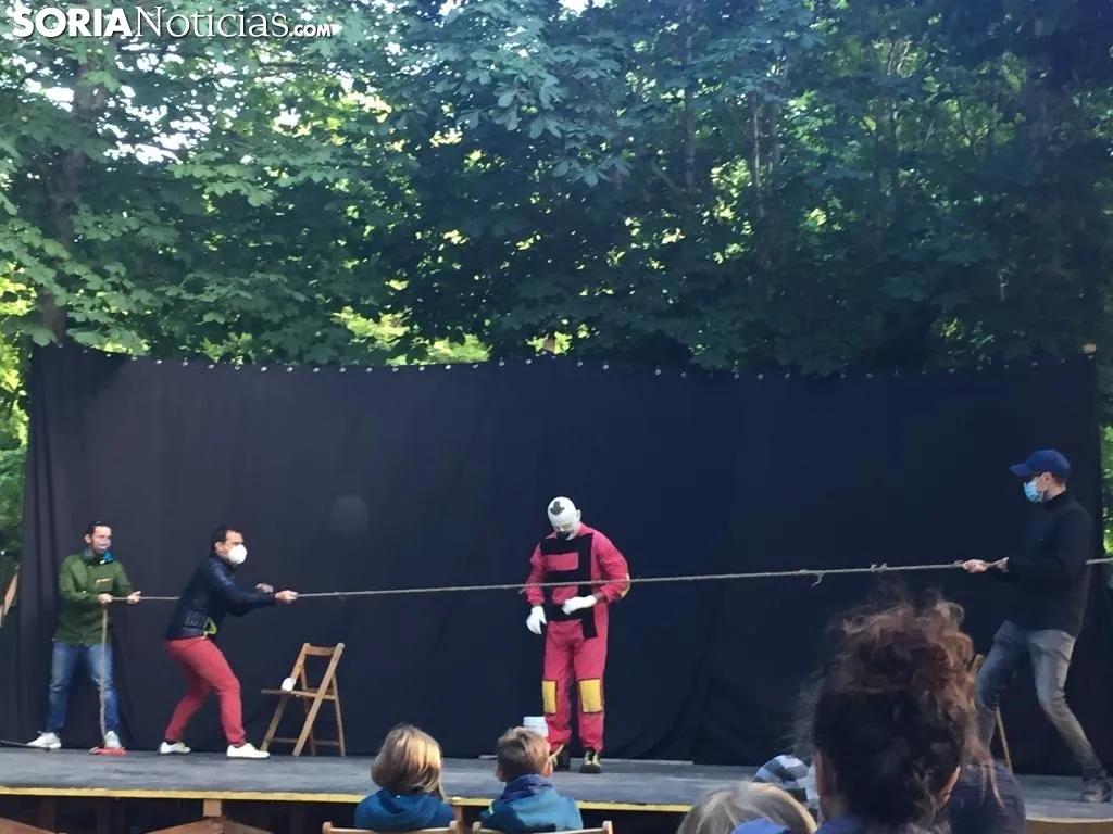 Foto 17 - GALER&Iacute;A: Teatro de calle en la Dehesa