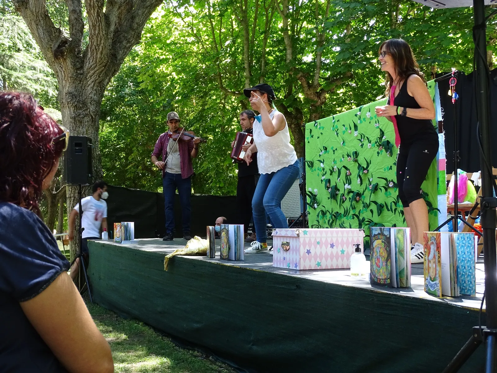 Foto 14 - GALER&Iacute;A: Expoes&iacute;a invita a leer y so&ntilde;ar a los m&aacute;s peque&ntilde;os