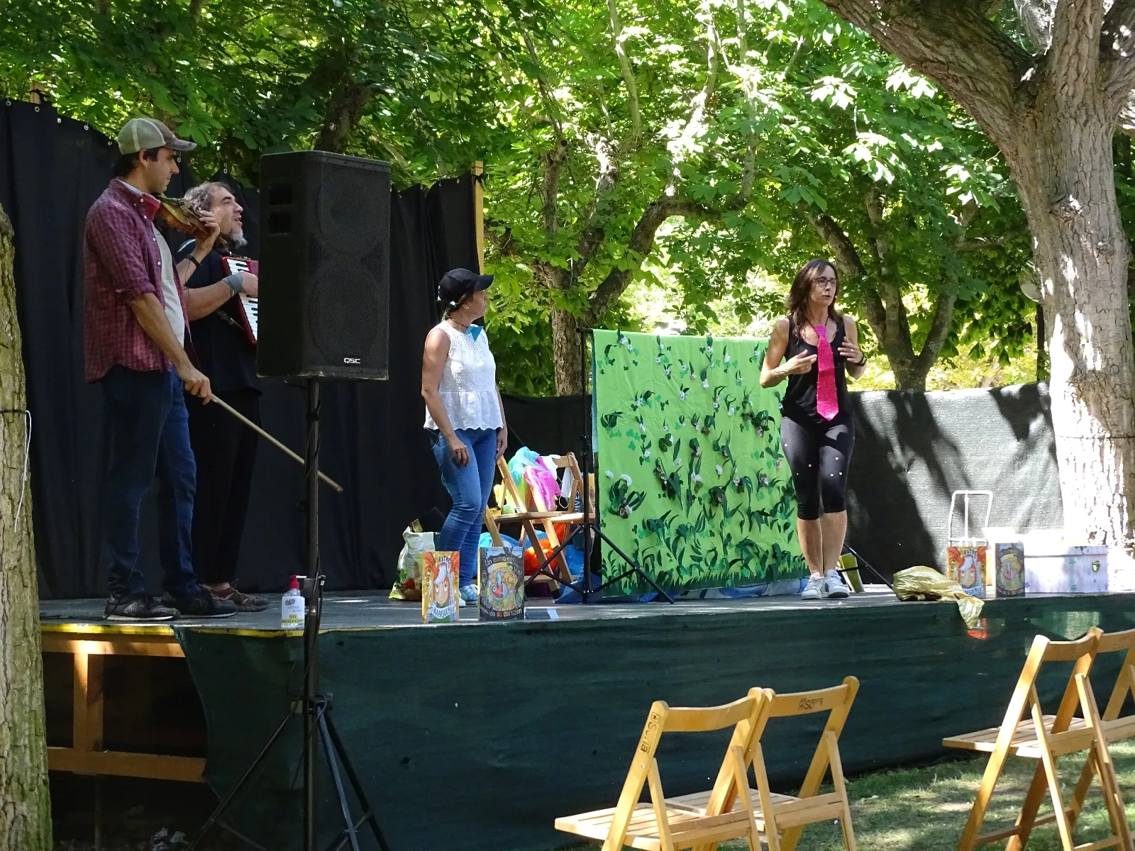 Foto 11 - GALER&Iacute;A: Expoes&iacute;a invita a leer y so&ntilde;ar a los m&aacute;s peque&ntilde;os