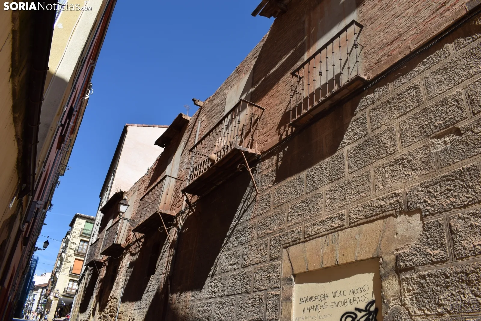 Foto 2 - As&iacute; ha quedado el n&uacute;mero 40 de la calle Zapater&iacute;a de Soria