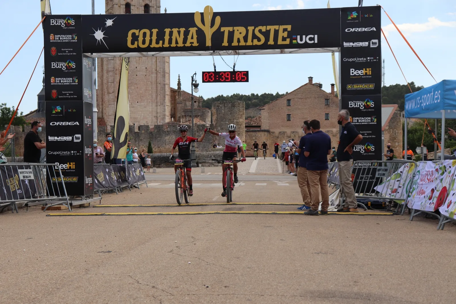 Foto 2 - David Valero y Sergio Mantec&oacute;n ganan en El Burgo de Osma en la Colina Triste UCI 2020