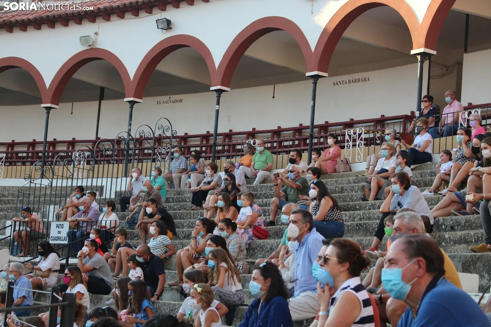 Foto 13 - GALER&Iacute;A: Orquesta de malabares con la Banda Municipal