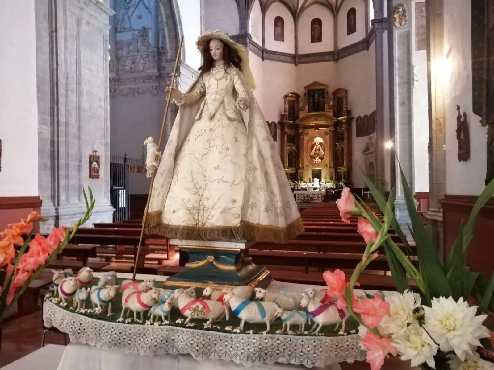 Foto 2 - &Aacute;greda no se olvida de su `Virgen de los corderitos&acute;