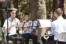 Foto 3 - GALER&Iacute;A: La banda de Duruelo de la Sierra 'da la nota' en Castroviejo
