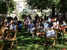 Foto 2 - GALER&Iacute;A: Expoes&iacute;a invita a leer y so&ntilde;ar a los m&aacute;s peque&ntilde;os