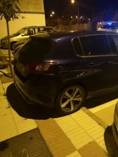 Foto 3 - Un conductor borracho se lleva varios veh&iacute;culos aparcados en Soria