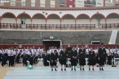 Foto 5 - GALER&Iacute;A: Orquesta de malabares con la Banda Municipal