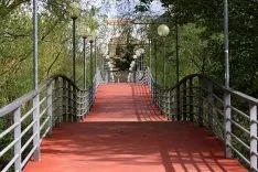 Pasarela peatonal sobre el Duero para acceder al parque de La Arboleda.