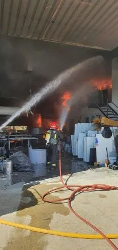 Foto 3 - Fuego en una nave en &Oacute;lvega 