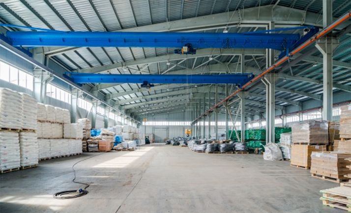 Instalaciones de una empresa vacías de personal. 