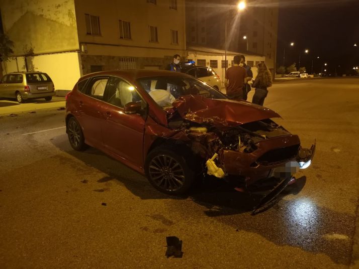 Un conductor borracho se lleva varios veh&iacute;culos aparcados en Soria
