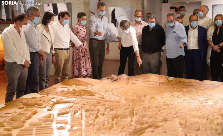 Luz verde a la maqueta en bronce de la ciudad por el 900 aniversario