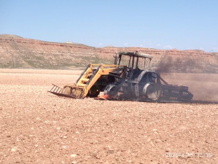 Arde un tractor en Montuenga
