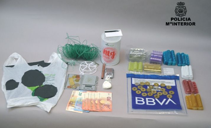 Sustancias, dinero y otros objetos incautados. /CNP