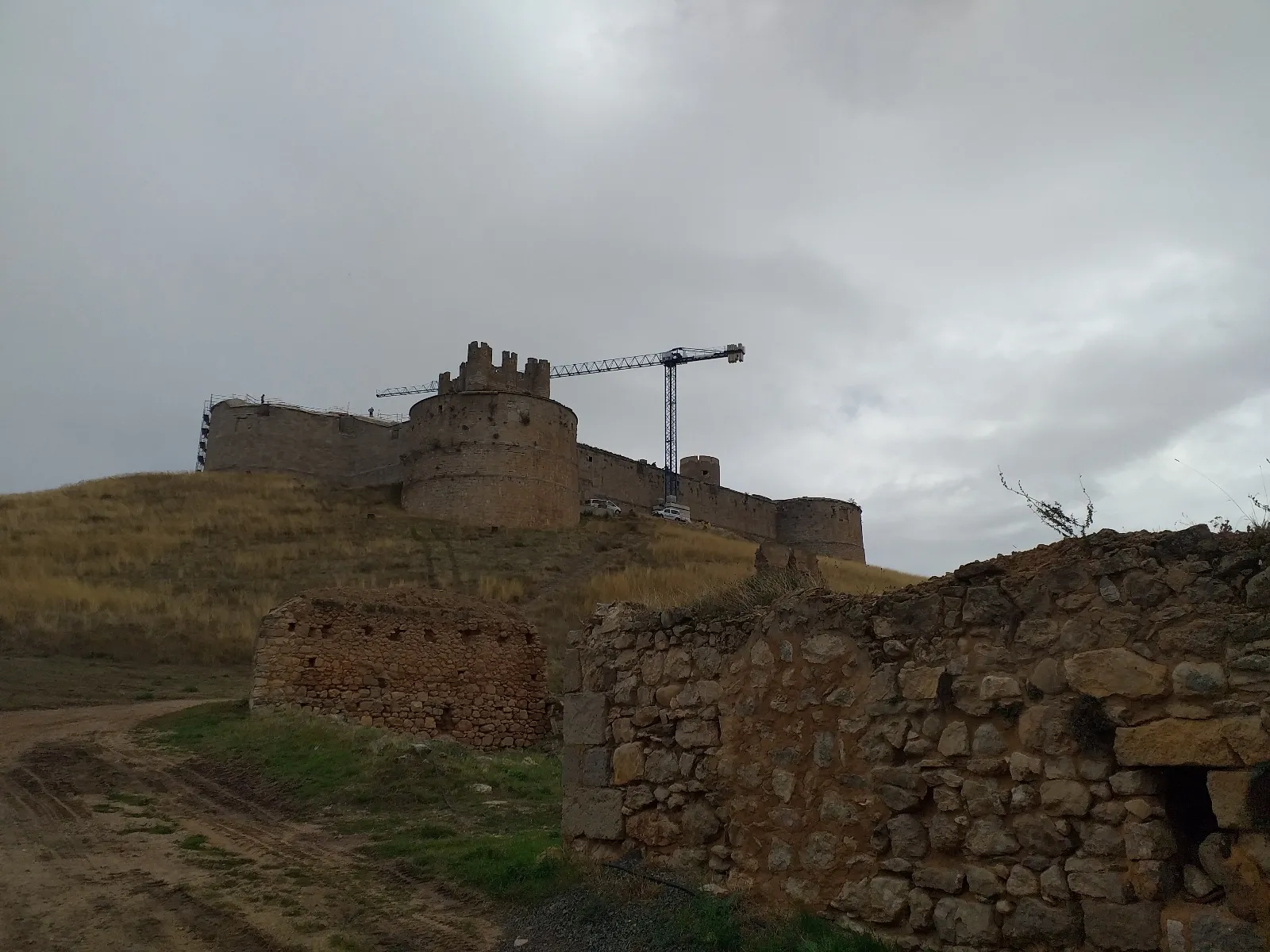 Foto 8 - Latorre destaca el compromiso del Gobierno con el castillo de Berlanga