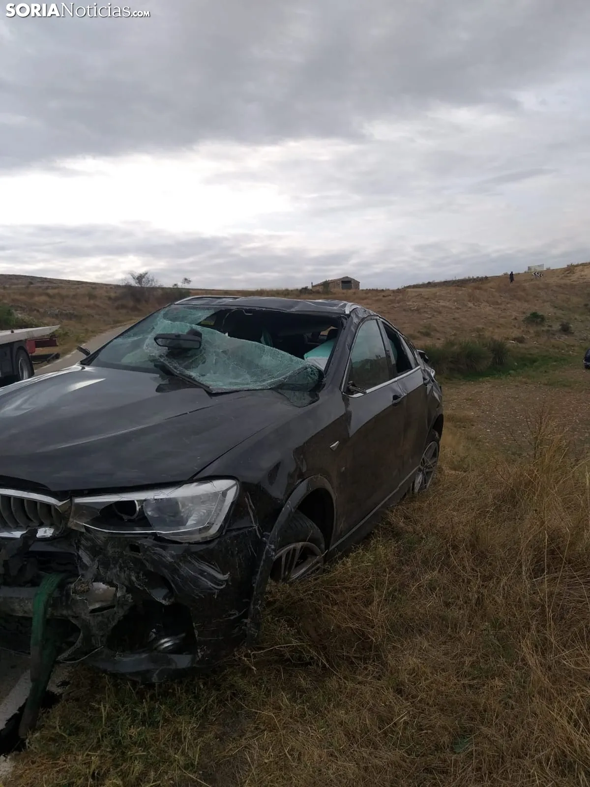 Una imagen del vehículo accidentado en Dévanos. /SN