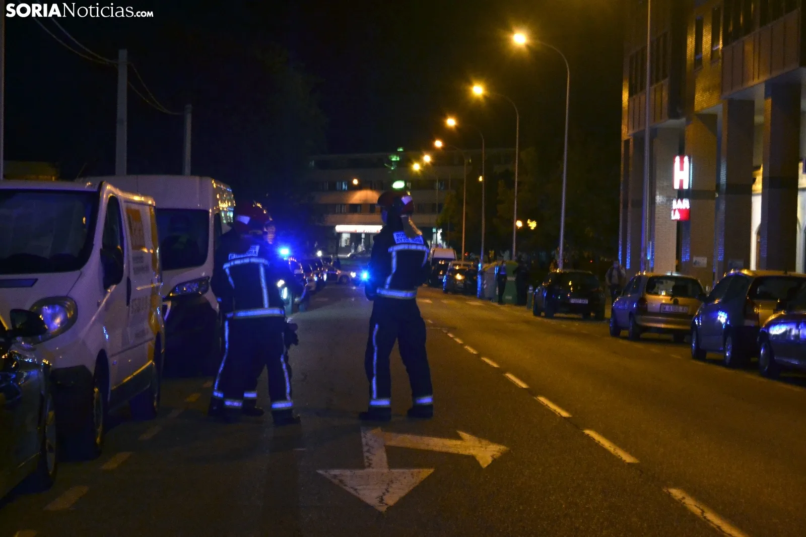Foto 9 - AMPLIACI&Oacute;N: La Polic&iacute;a Nacional desaloja el bar Vela por una amenaza de bomba