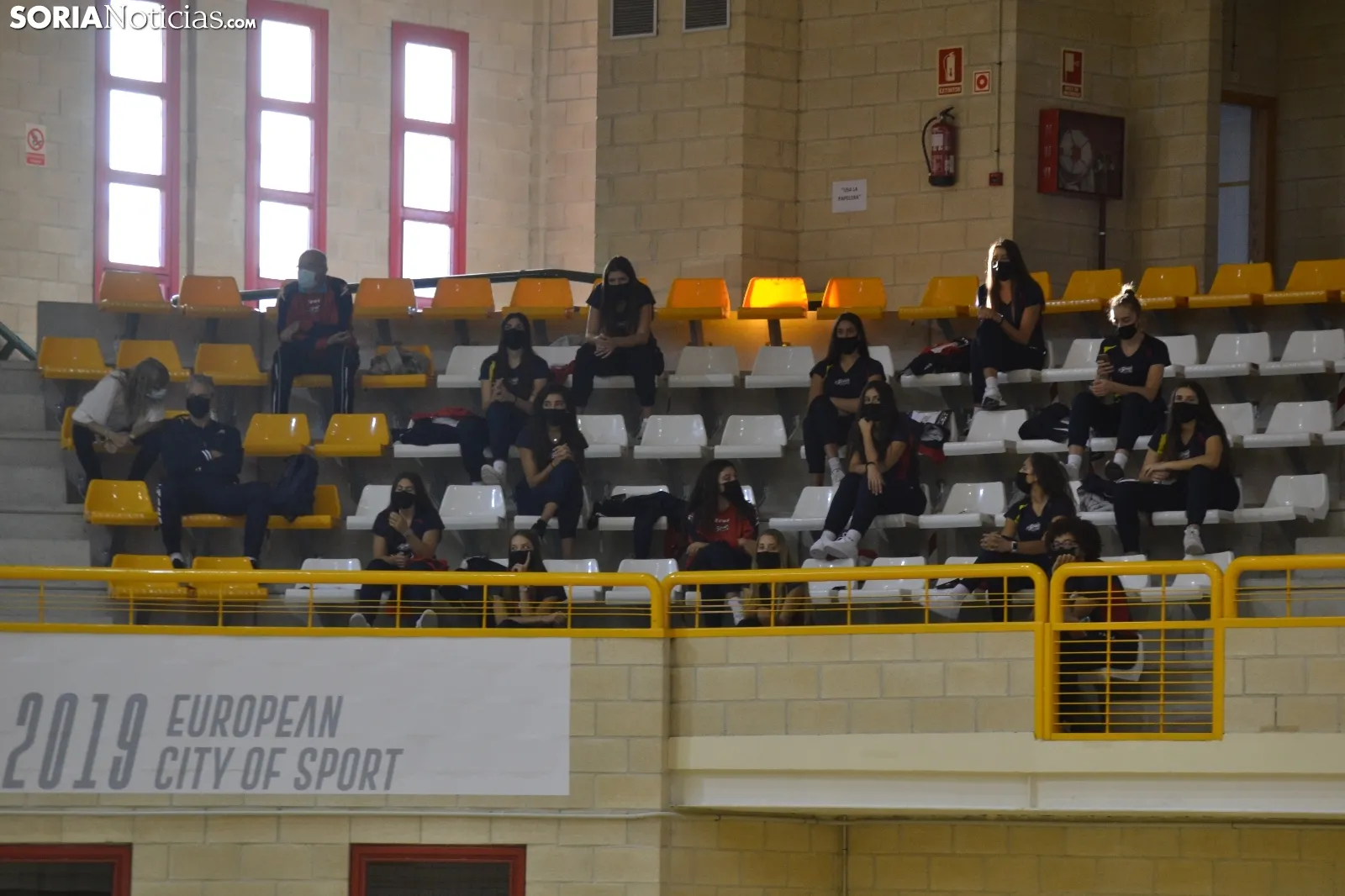 Una imagen del encuentro esta tarde en el pabellón de Los Pajaritos. /SN