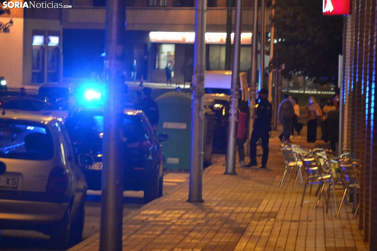 Foto 7 - AMPLIACI&Oacute;N: La Polic&iacute;a Nacional desaloja el bar Vela por una amenaza de bomba